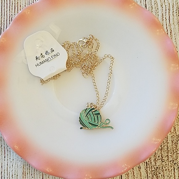 Adorable Cat and Yarn Necklaces Gold Chain - Picture 3 of 8